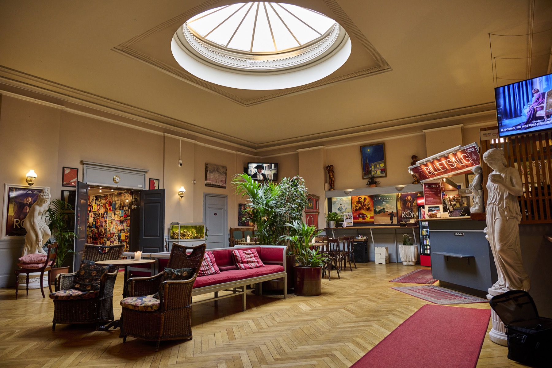 Park Bios art deco-foyer
